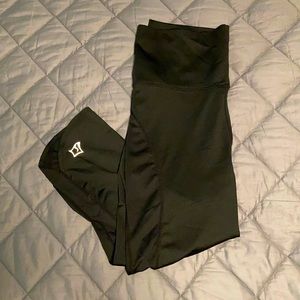 Skirt Sports Size L 3/4 length running pants